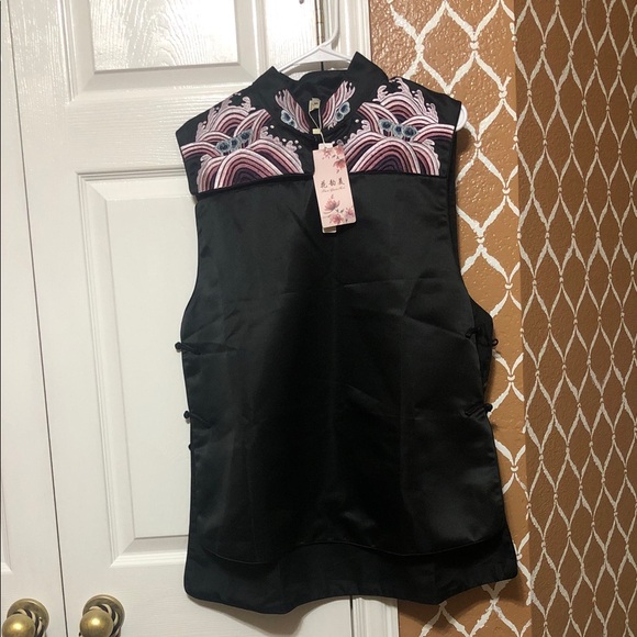 Elegant Black and Pink Embroidered Women's Blouse - Picture 1 of 1